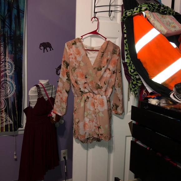 PINK FLORAL ROMPER - Picture 3 of 5